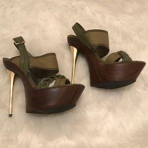 Bebe Gold Heels🥂🍾